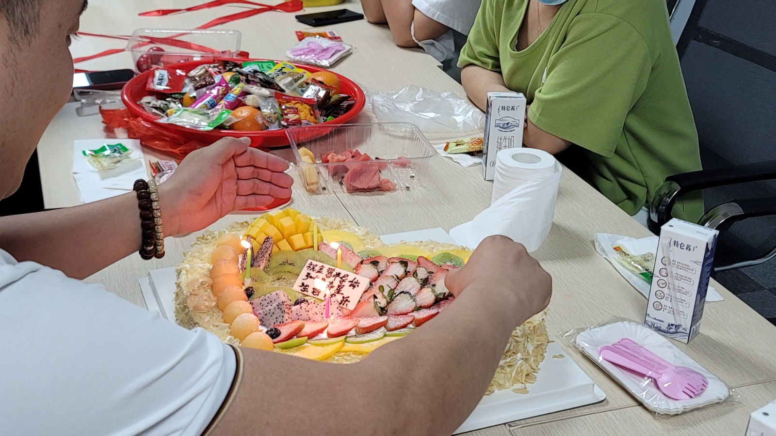 小鱼儿157333五点来料